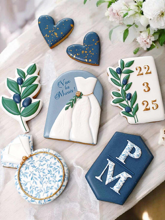 Thème mariage, robe de mariée, cœurs, biscuits